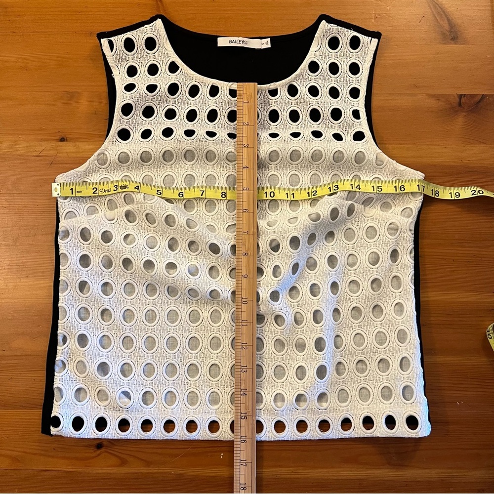 Bailey 44 Sleeveless Top Cutout Eyelet Circles Off White Black Small - Picture 6 of 8